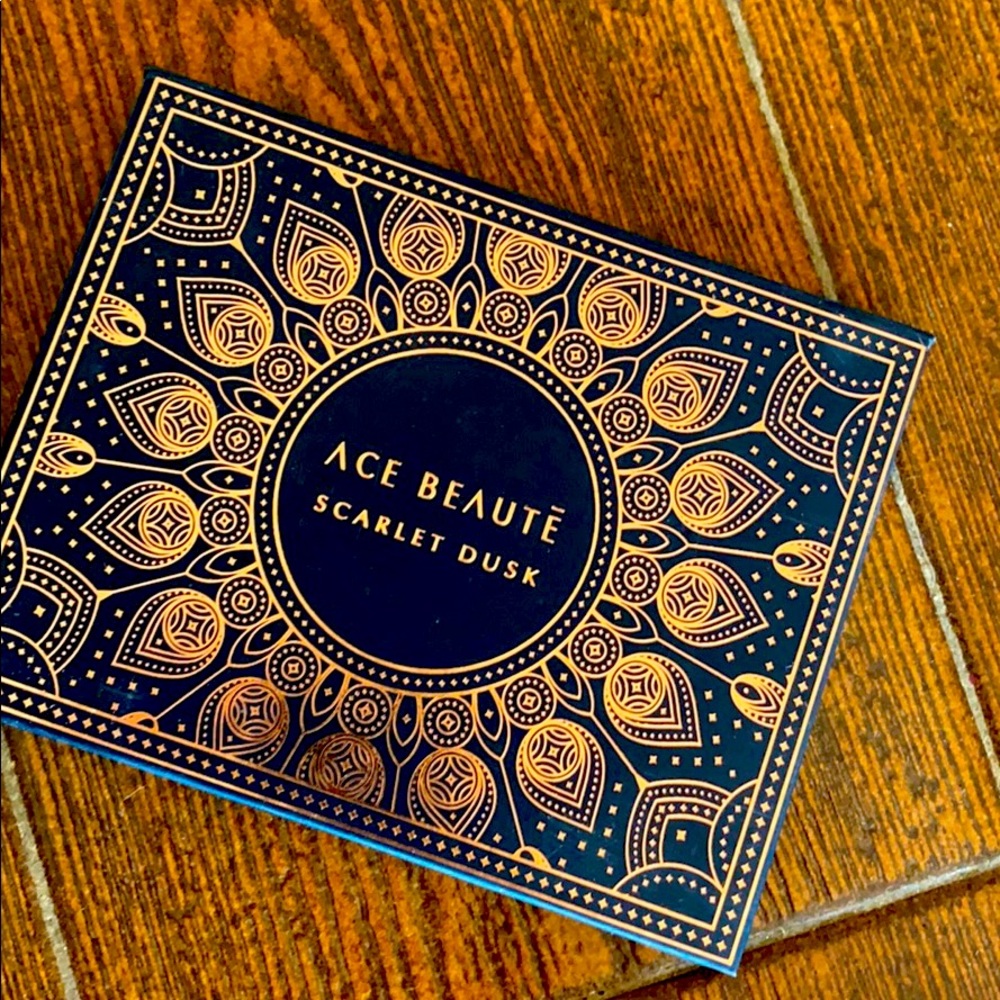 Ace Beauty Scarlet Dusk Eyeshadow Pallet